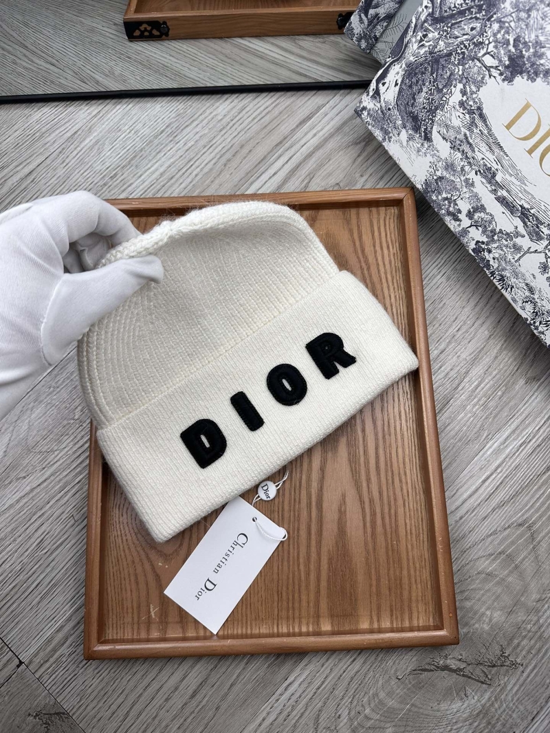 CHRISTIAN DIOR